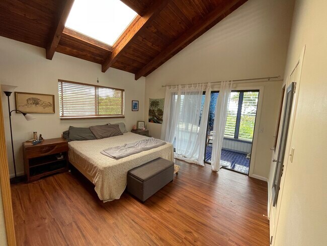 Top Floor - Master Bedroom - 75-5810 Olua Plz