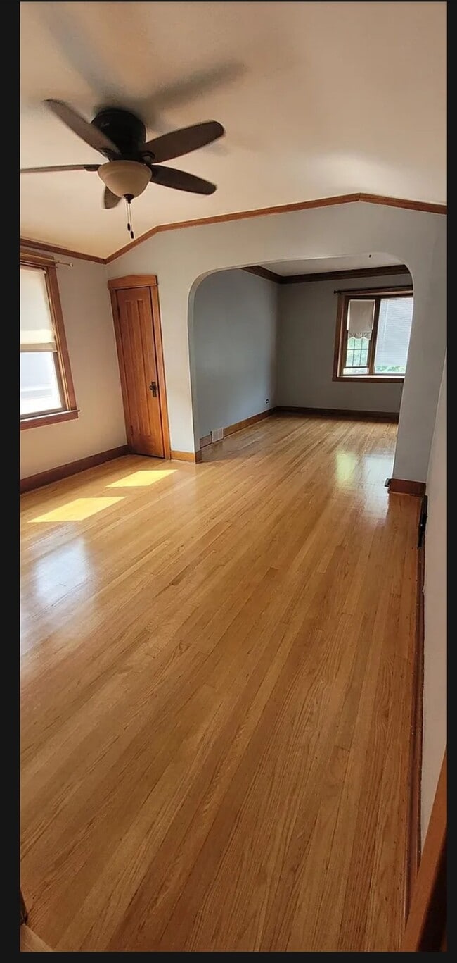 Dining Room - 5365 N Magnet Ave
