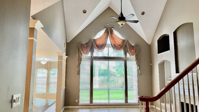 Foto del edificio - 5531 Cranston Ct