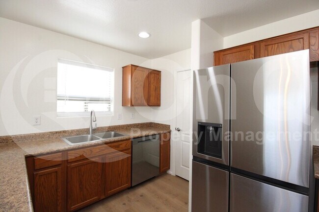 Foto del edificio - 37852 N Sandy Dr