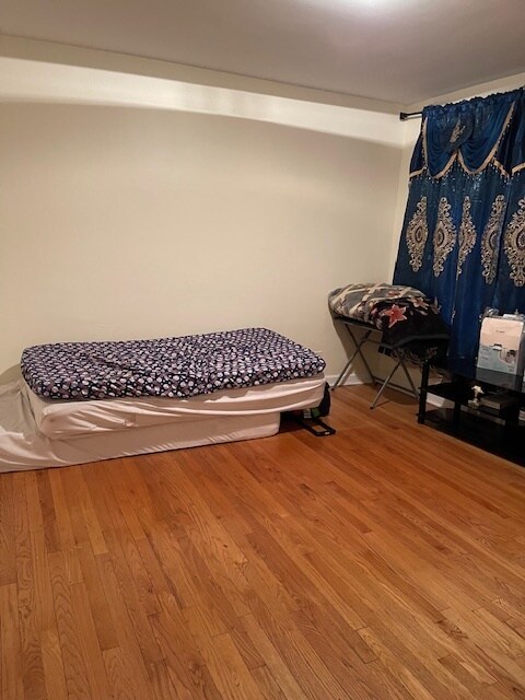 2nd bedroom - 7048 N Rockwell St