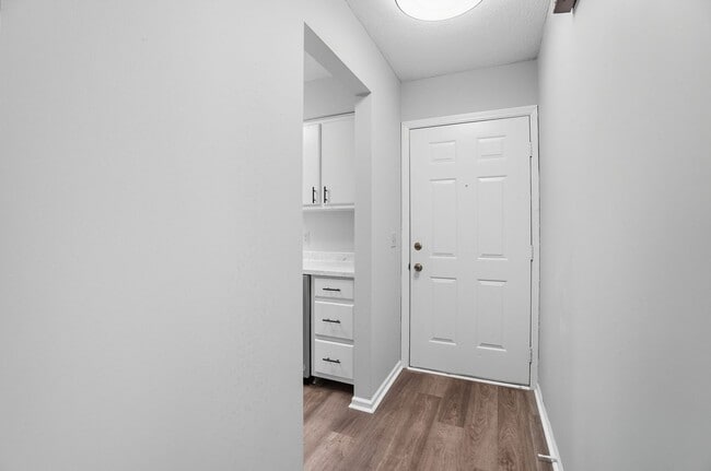 Building Photo - 812 Villa Park Ct