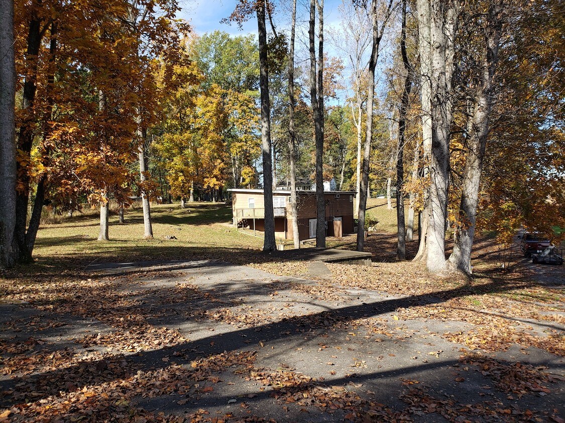 Primary Photo - 405 Castle Heights Rd