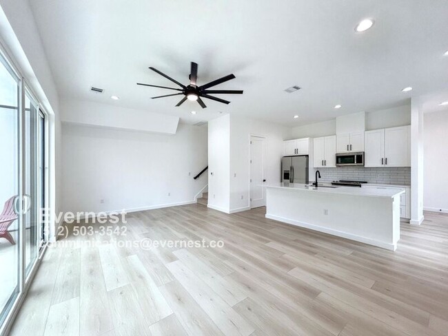 Foto del edificio - 21505 Boggy Ford Rd
