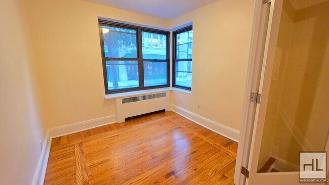 Building Photo - First-Floor Studio with Windowed Alcove in Gramercy
