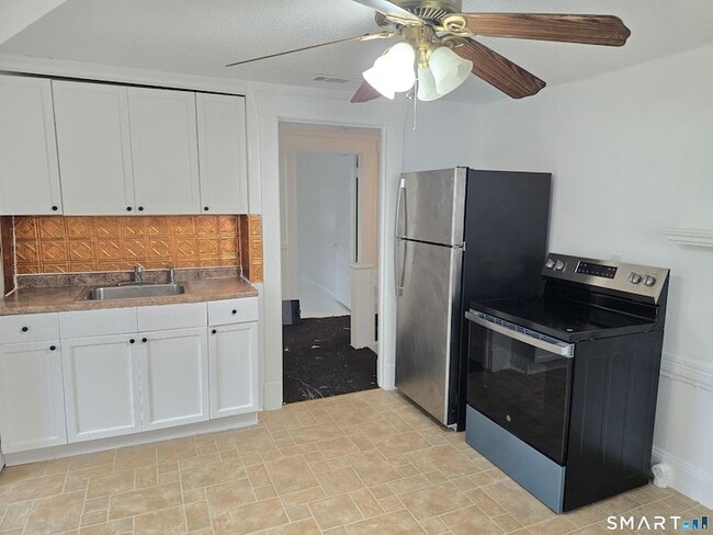 Photo - 103 Capen St House
