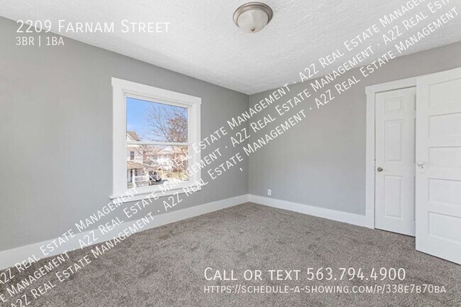 Building Photo - Spacious 3 bedroom 1 bath, duplex, move in...