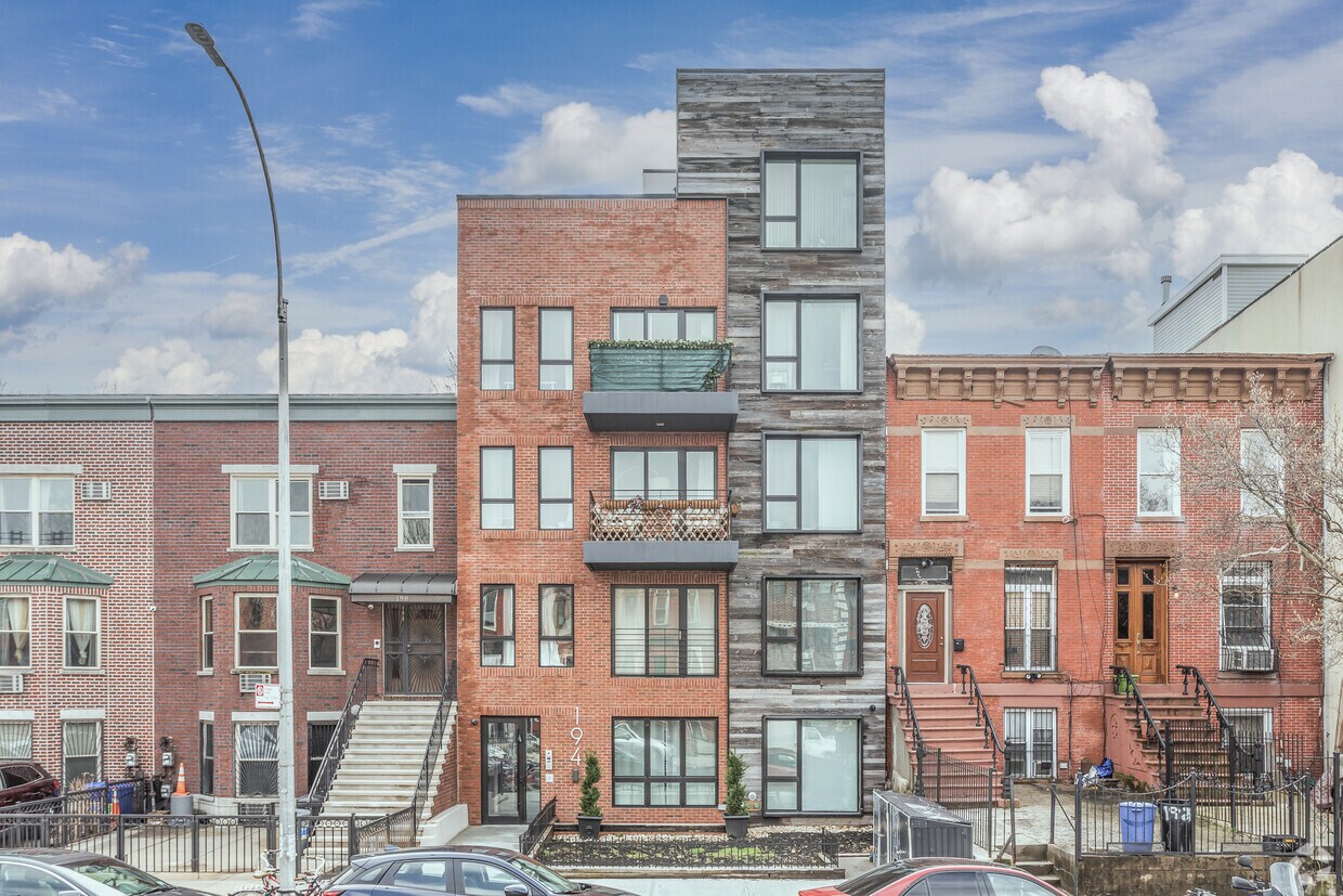 Foto del edificio - 194 Lexington Ave