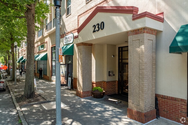 Entrance - Decatur Renaissance Apartments