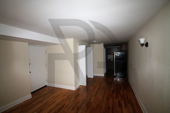 Building Photo - 1350 N Dearborn St