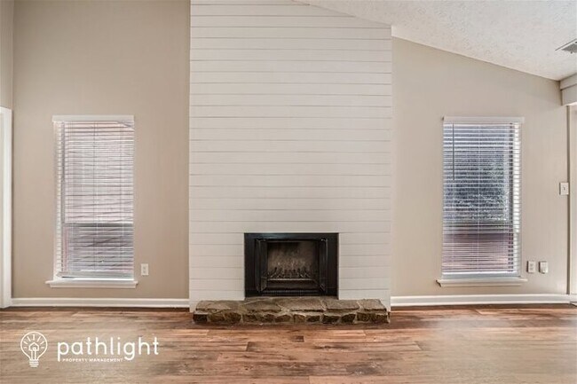 Foto del edificio - 1040 Terramont Drive, Roswell, GA, 30076
