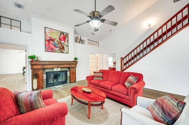 Foto del edificio - 5 Bedroom Single Family Home in San Antonio