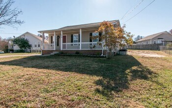 Building Photo - 940 Applegrove Cir