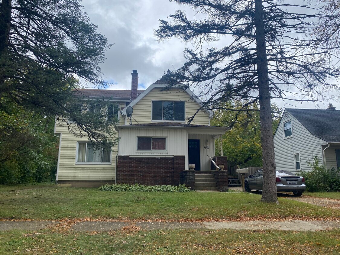 Primary Photo - 3502 Dearborn Ave
