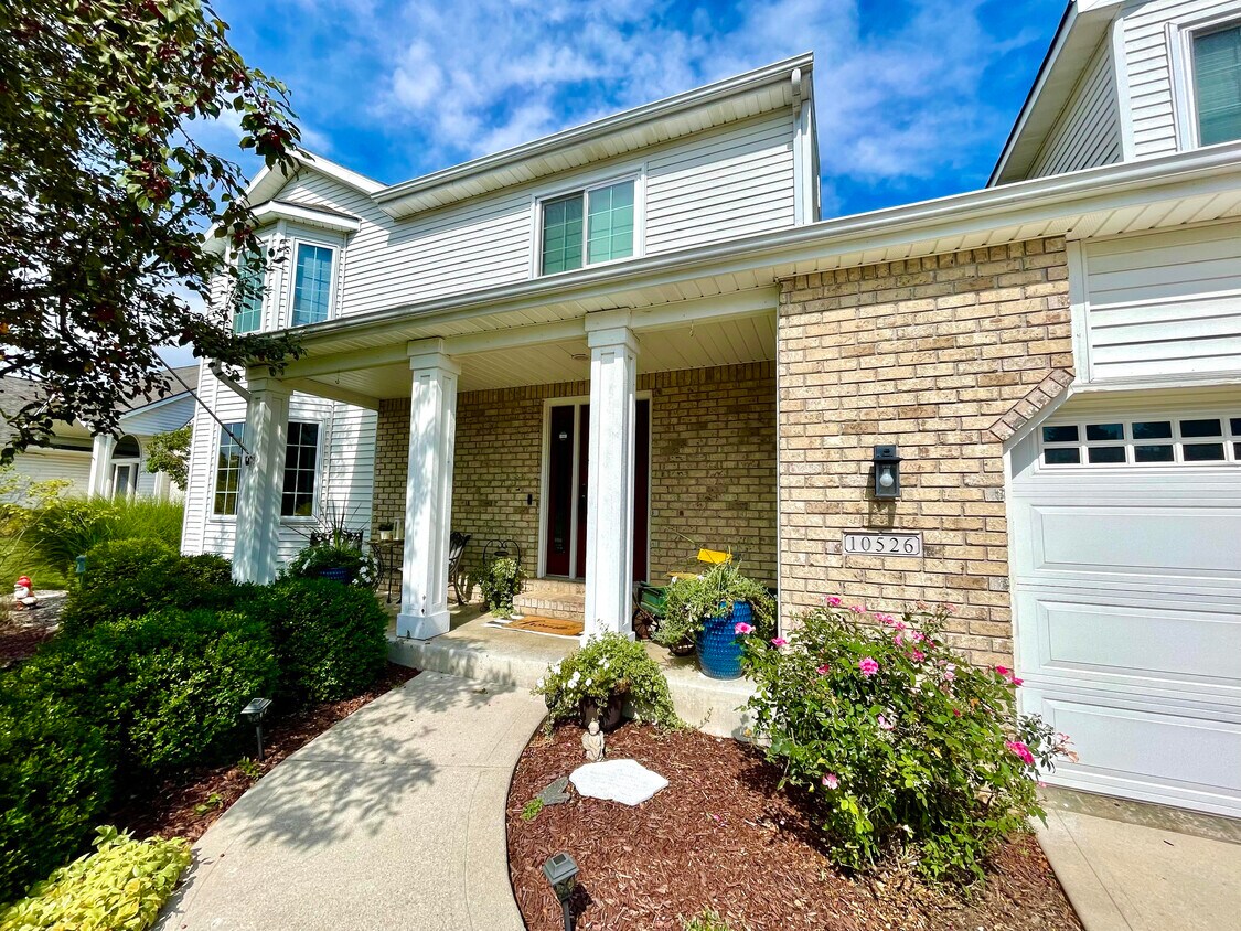 Primary Photo - 10526 Willow Creek Dr