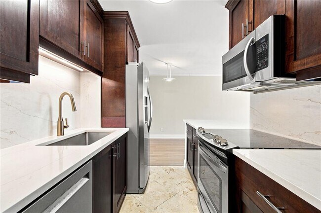Foto del edificio - 3325 Bayshore Blvd