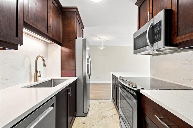 Building Photo - 3325 Bayshore Blvd