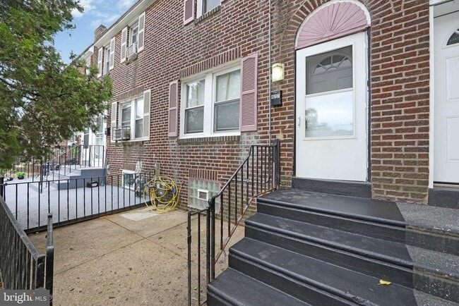 Building Photo - 477 Raritan St
