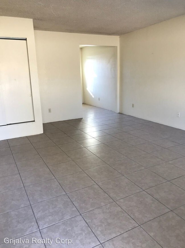 Building Photo - 3529 E Monte Vista Dr