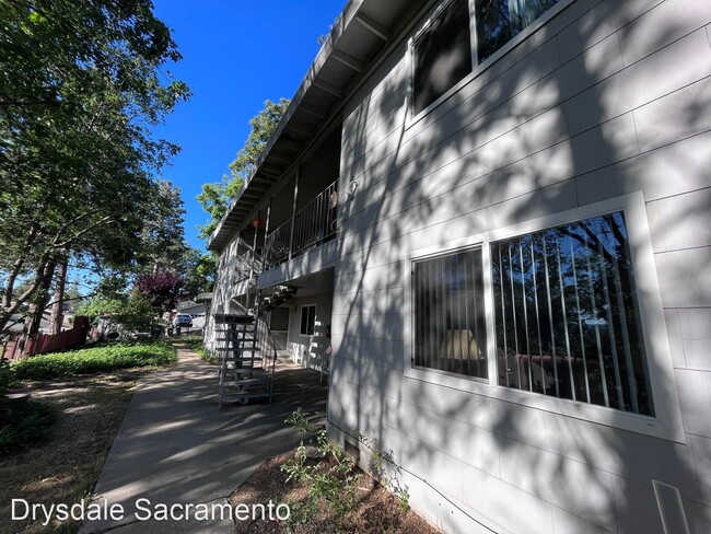 Building Photo - 1 br, 1 bath House - 216 W Oak Street #2