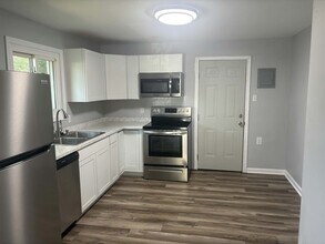 Building Photo - 415 Carver Cir