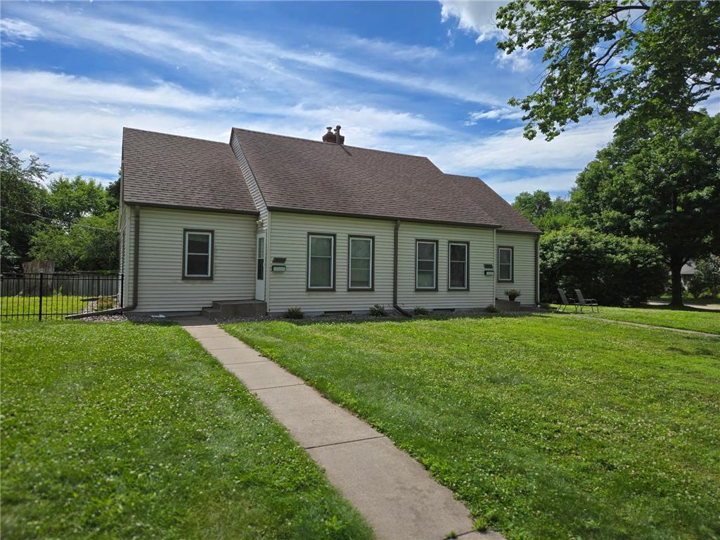Foto principal - 3858 Wooddale Ave S
