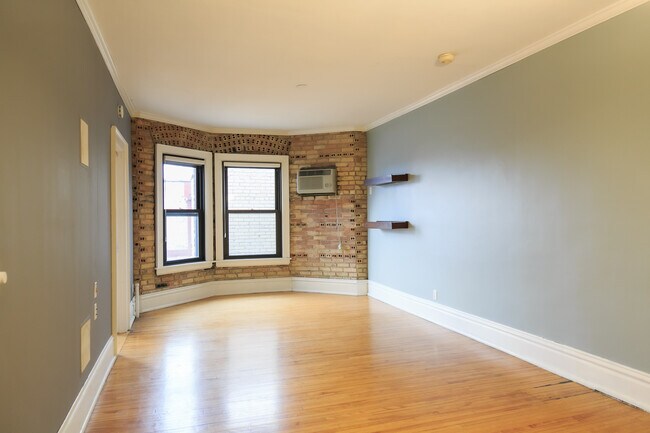 Foto del edificio - 1204 Harmon Pl