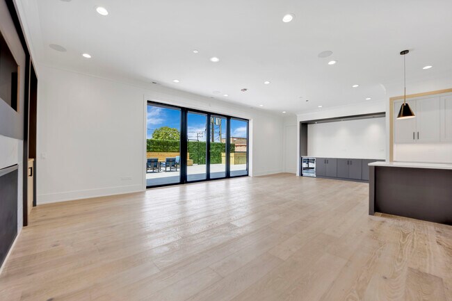 Foto del edificio - 4918 N Lincoln Ave