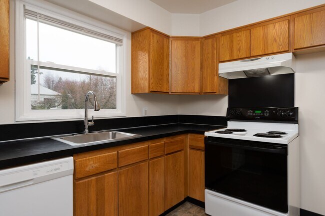 Photo - Multnomah Tri Plex Apartment