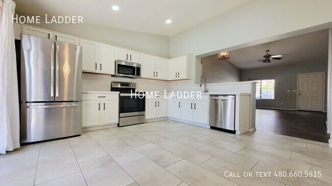 Building Photo - 10050 E Plata Ave