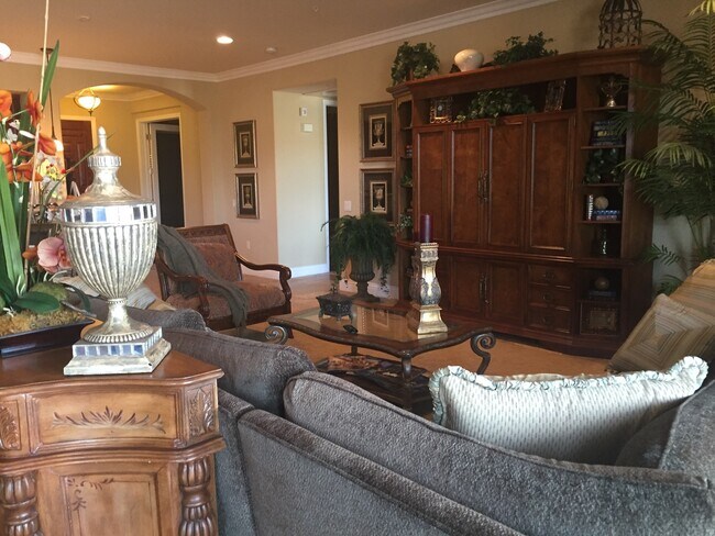 Foto del edificio - STUNNING FURNISHED LAKE LAS VEGAS CONDO!