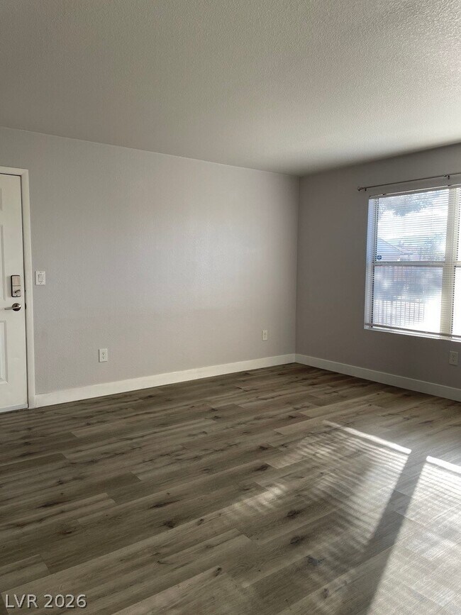 Foto del edificio - 5055 W Hacienda Ave
