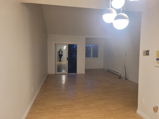 Building Photo - 1 Lombardy Ln