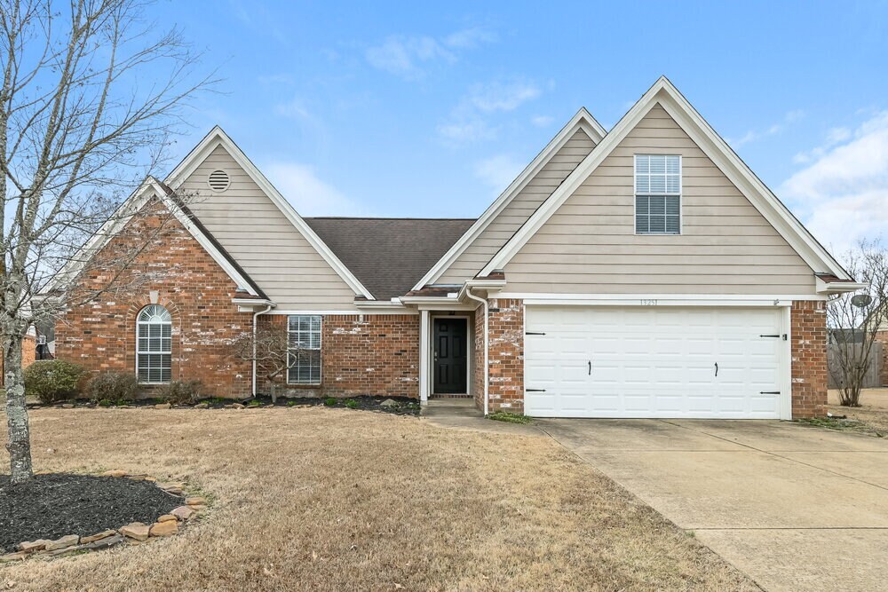 Primary Photo - 13251 Braybourne Pkwy
