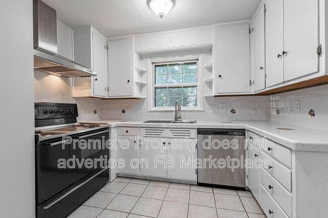 Building Photo - 3029 W 74th St