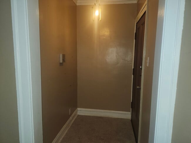 Building Photo - 10812 S King Dr