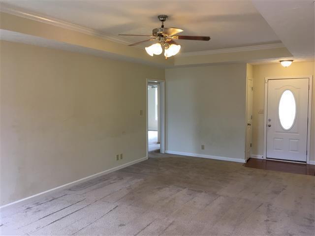 Building Photo - Cute Ranch Style Home with no breed restri...