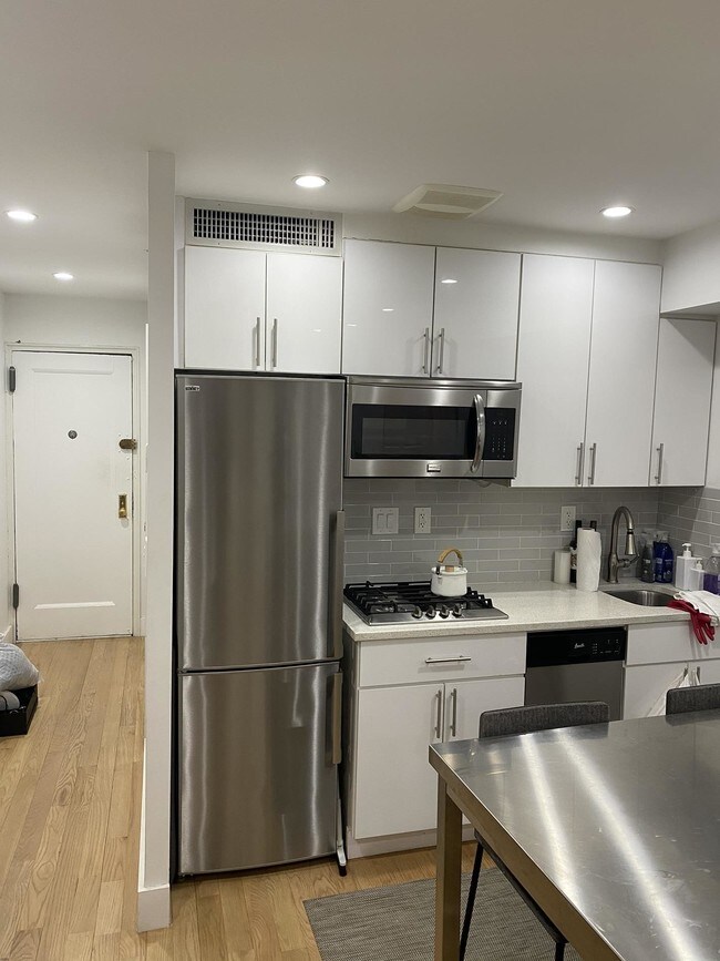 Building Photo - 21 Gramercy Park South