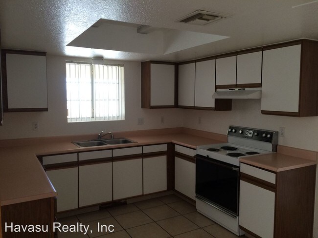 Foto del edificio - 3281 Tomahawk Ln