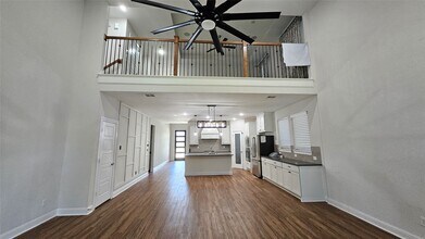 Building Photo - 18777 Laurel Hills Dr