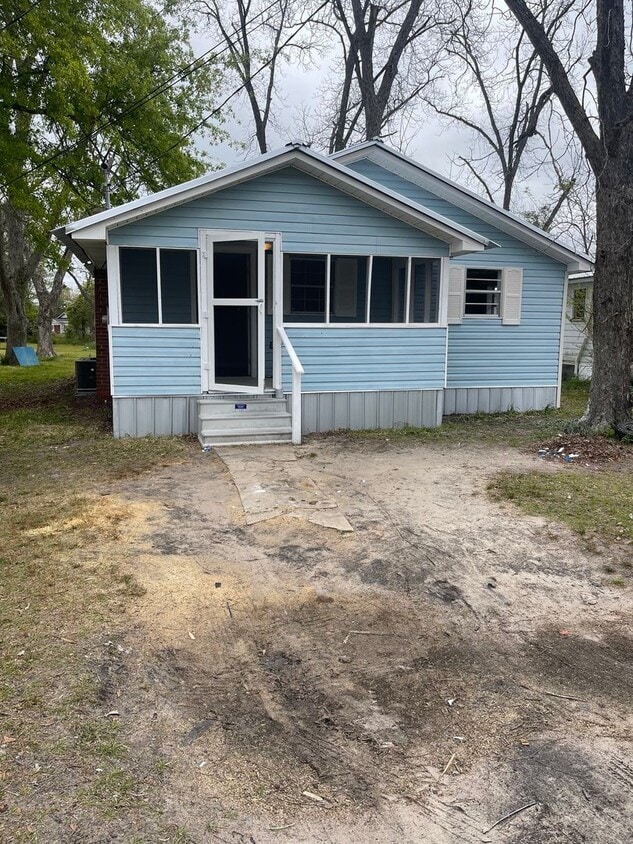 Primary Photo - 3 Bed 1 Bath House