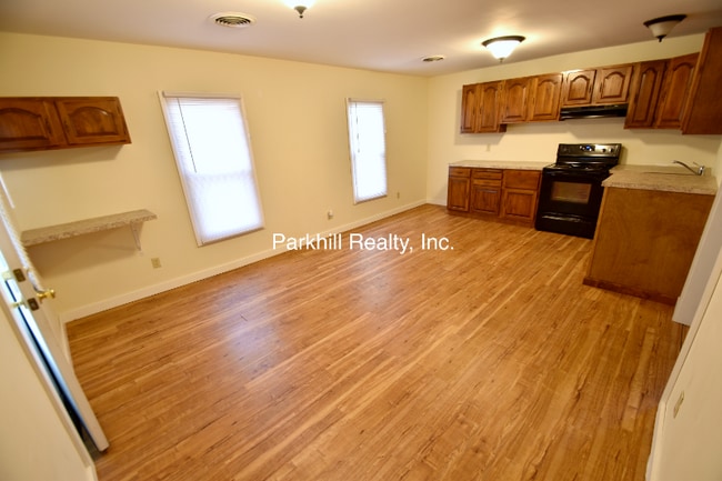 Building Photo - 308 Wood St