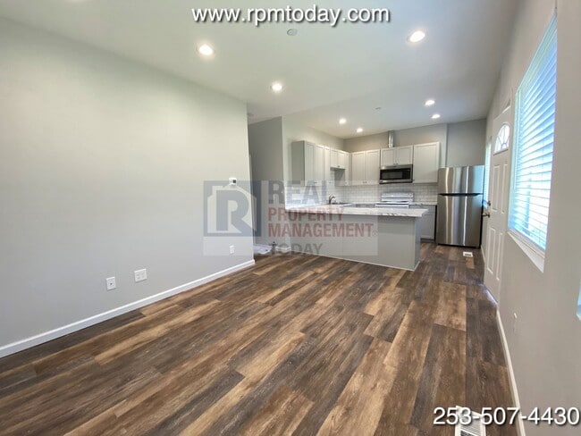 Building Photo - TMMADP, LLC (Simmons, T) - 921 (Cascade Gr...