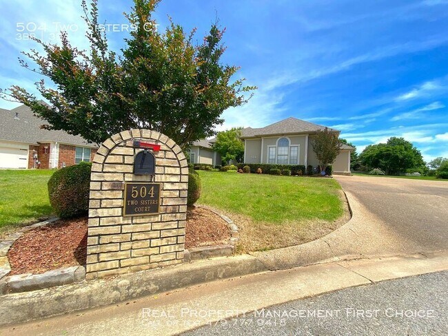 Building Photo - 504 2 Sisters Ct
