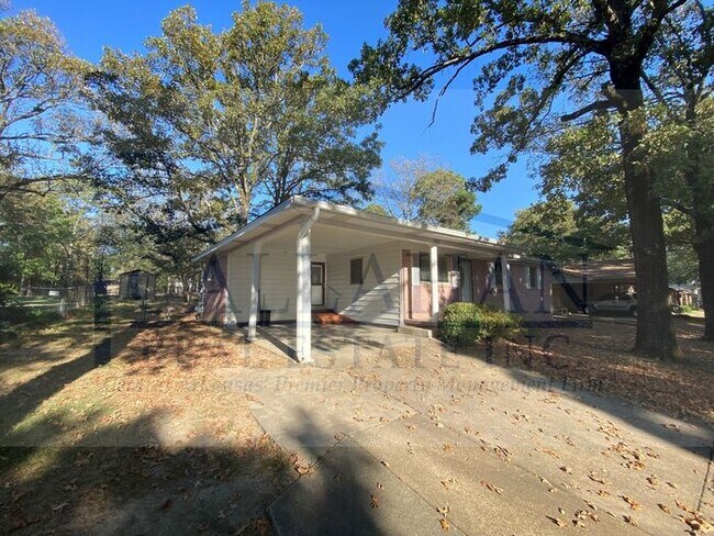 Building Photo - Sherwood 3 Bedroom Home