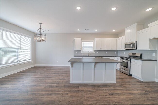 Building Photo - 481 N Yona Ln