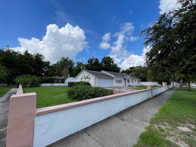 Photo - Charming Winter Park Retreat with Private ... House