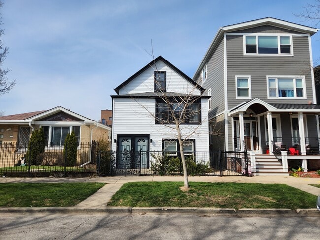Building Photo - 1748 W Newport Ave