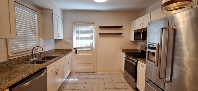 Foto del edificio - Beautiful 3 bedroom