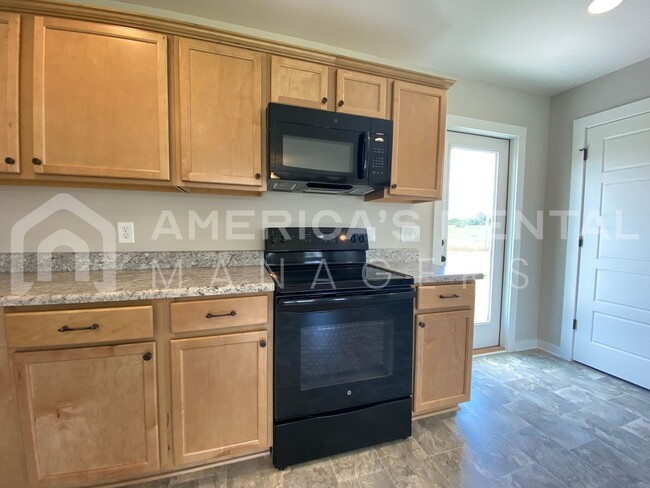 Foto del edificio - Home for Rent in Talladega, AL!!! Availabl...